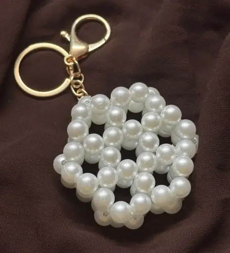 Pearl bloom keychain🌸